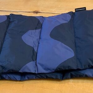 Uniqlo Marimekko designed quilted neck scarf